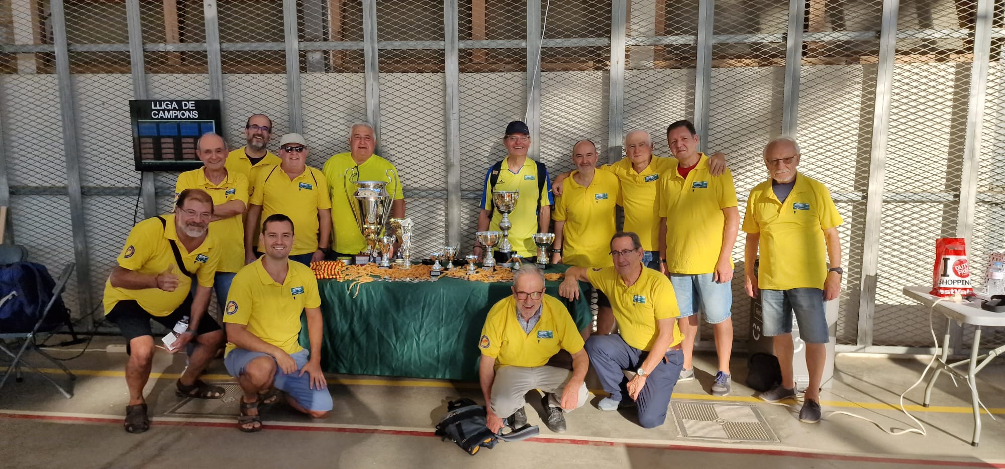 Jugadors del CFBB al Racó de Cultura de Sant Antoni